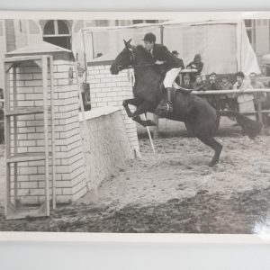 PHOTO Argentique France Equitation cheval saut d'obstacles 13X17cm 1970