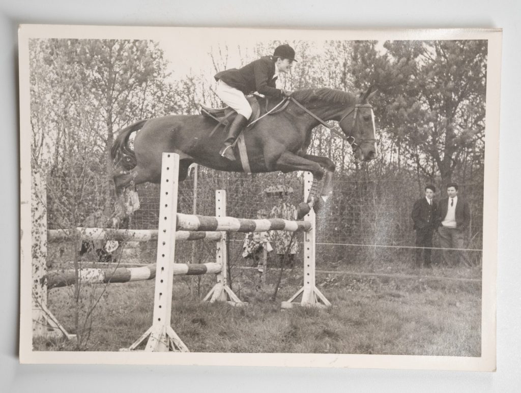 PHOTO Argentique	France	Equitation cheval saut d'obstacles	13X17cm	1970