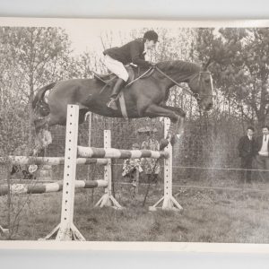 PHOTO Argentique	France	Equitation cheval saut d'obstacles	13X17cm	1970