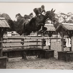PHOTO Argentique	France	Equitation cheval saut d'obstacles	13X17cm	1970