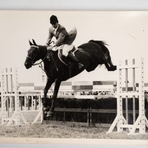 PHOTO Argentique	France	Equitation cheval saut d'obstacles	13X17cm	1970