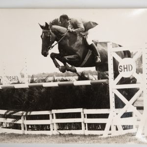 PHOTO Argentique	France	Equitation cheval saut d'obstacles	13X17cm	1970