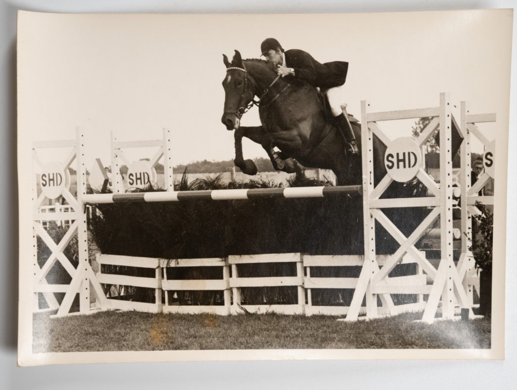 PHOTO Argentique France Equitation cheval saut d'obstacles 13X17cm 1970