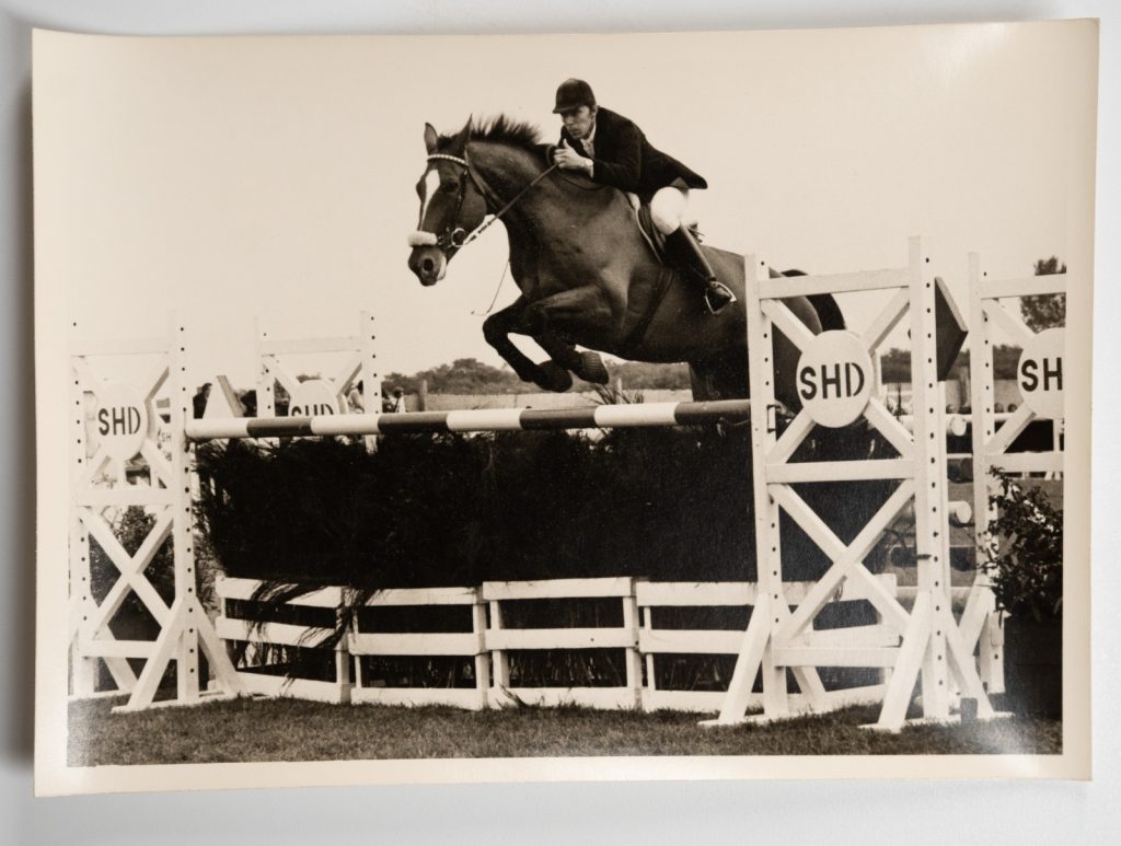 PHOTO Argentique France Equitation cheval saut d'obstacles 13X17cm 1970