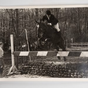 PHOTO Argentique	France	Equitation cheval saut d'obstacles	13X17cm	1970