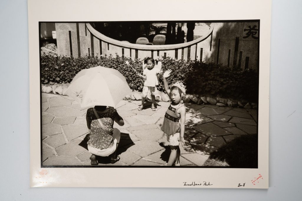 photo Argentique, Baryté Chine REPORTAGE HUMANISTE 24X30cm 2000 signé