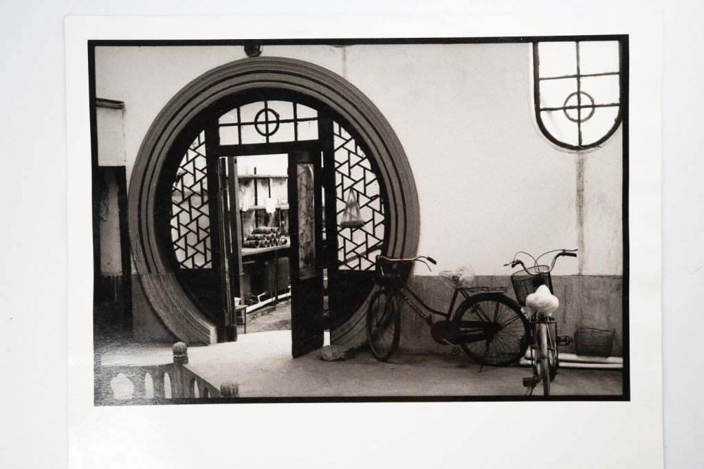 photo Argentique, Baryté Chine REPORTAGE HUMANISTE 24X30cm 2000 signé