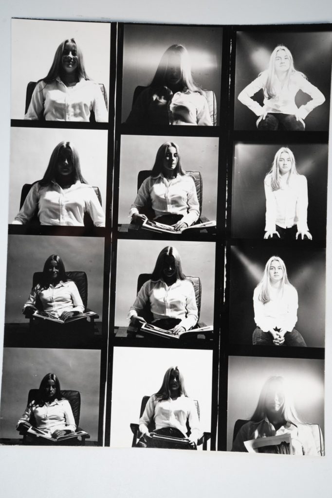 PHOTO Argentique France Planche Contact Portrait pin-up 18X24 vue 6X6cm 1980