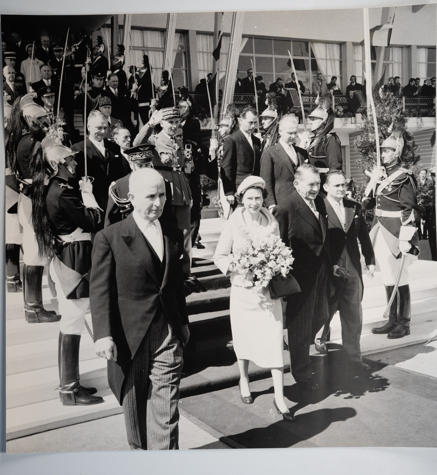 Photo Argentique aéroport d'Orly Reine Elizabeth II 2 39X40cm 1960