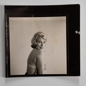 TIRAGE PHOTO Argentique	France	Femme Nue nu artistique snap shot	6X6cm	1960