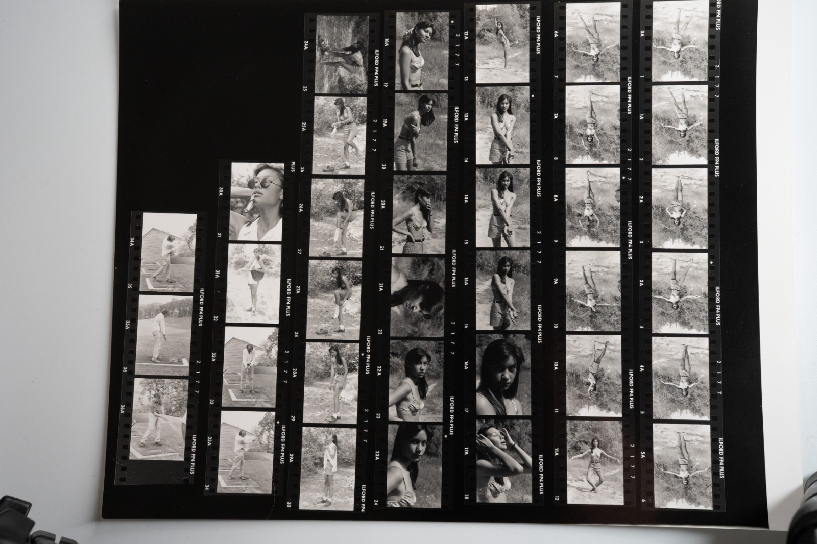 PHOTO Argentique France Planche contact femme nue nu artistique 24x30cm 1980