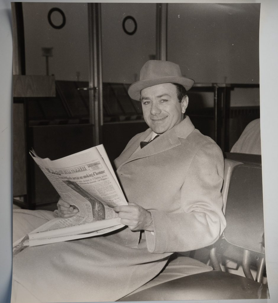 Photo Argentique aéroport d'Orly Fernand Raynaud 41X50cm 1960