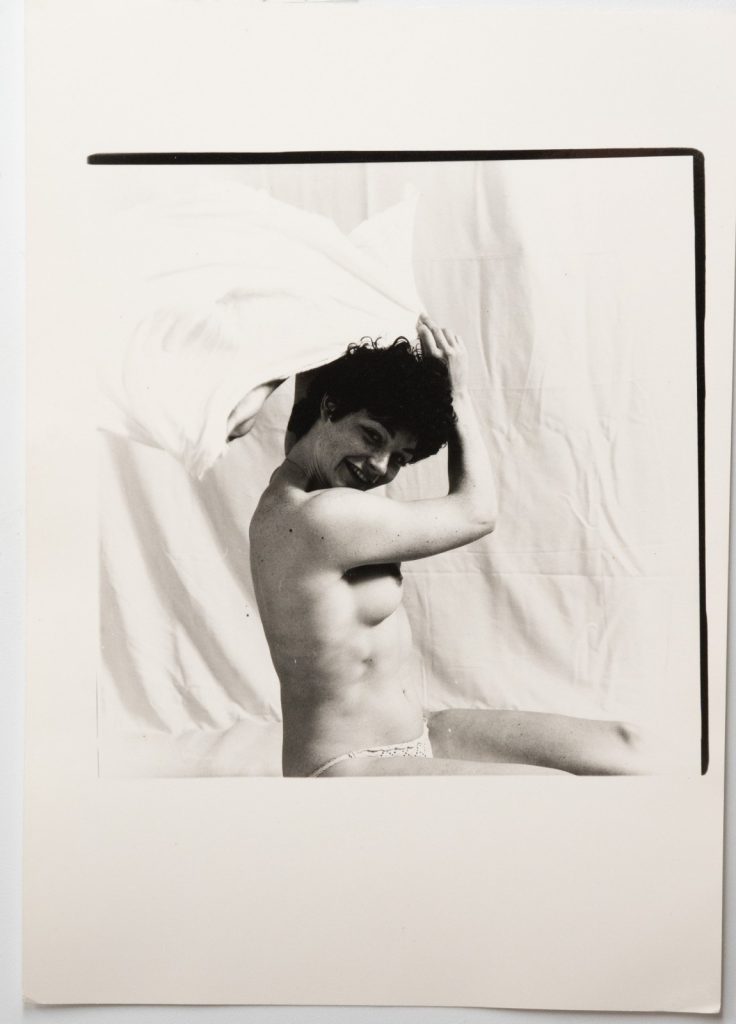 PHOTO Argentique	France	Nu artistique femme nue	13X18cm vue 12X12cm	1980