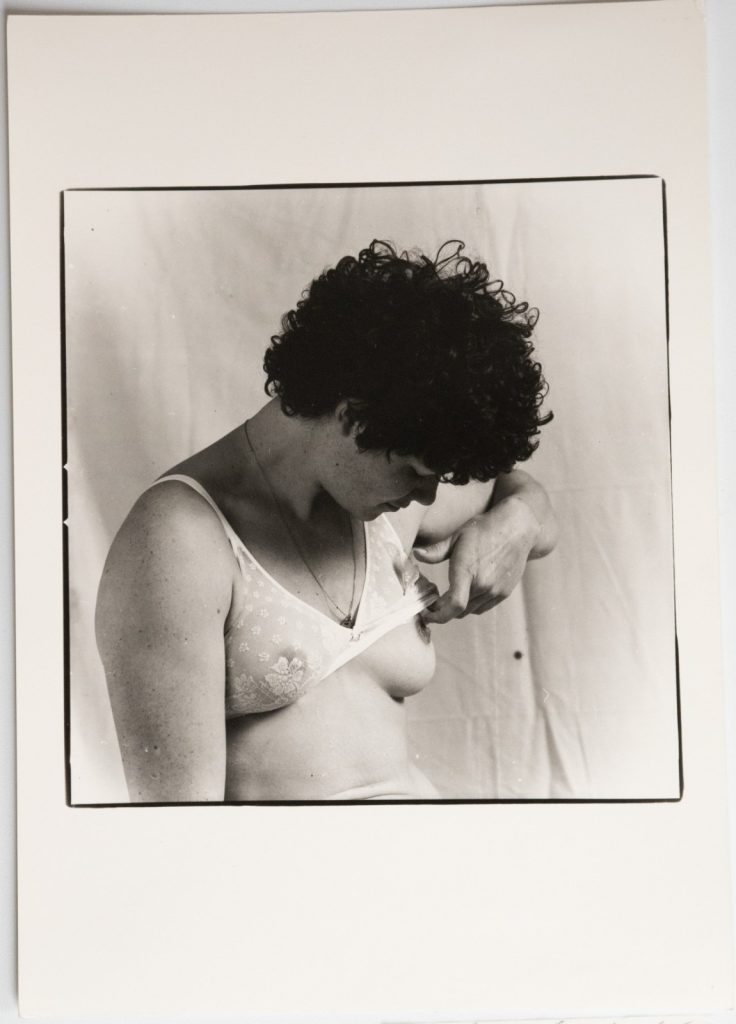 PHOTO Argentique	France	Nu artistique femme nue	13X18cm vue 12X12cm	1980