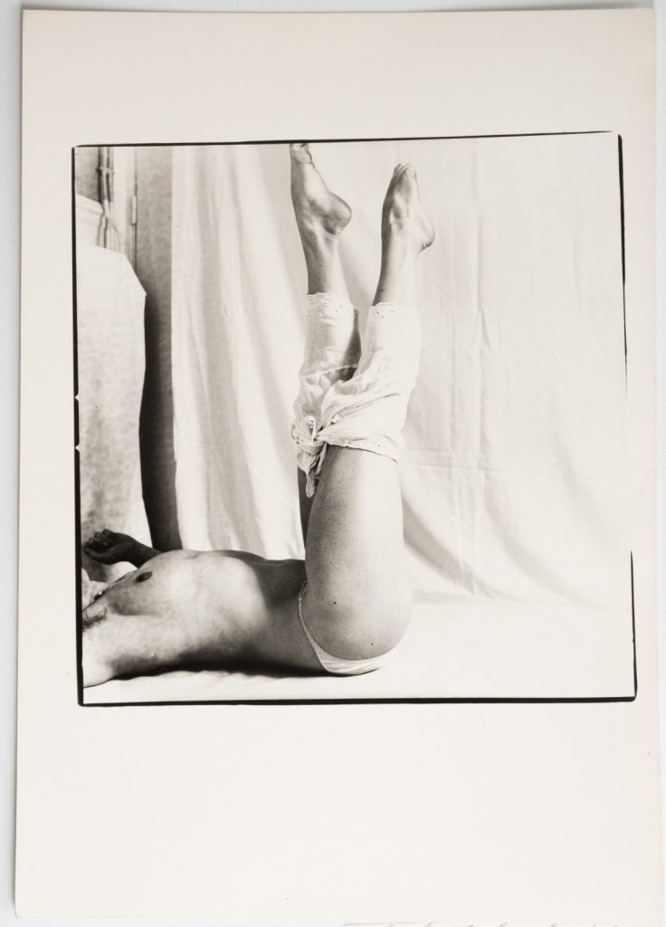 PHOTO Argentique	France	Nu artistique femme nue	13X18cm vue 12X12cm	1980