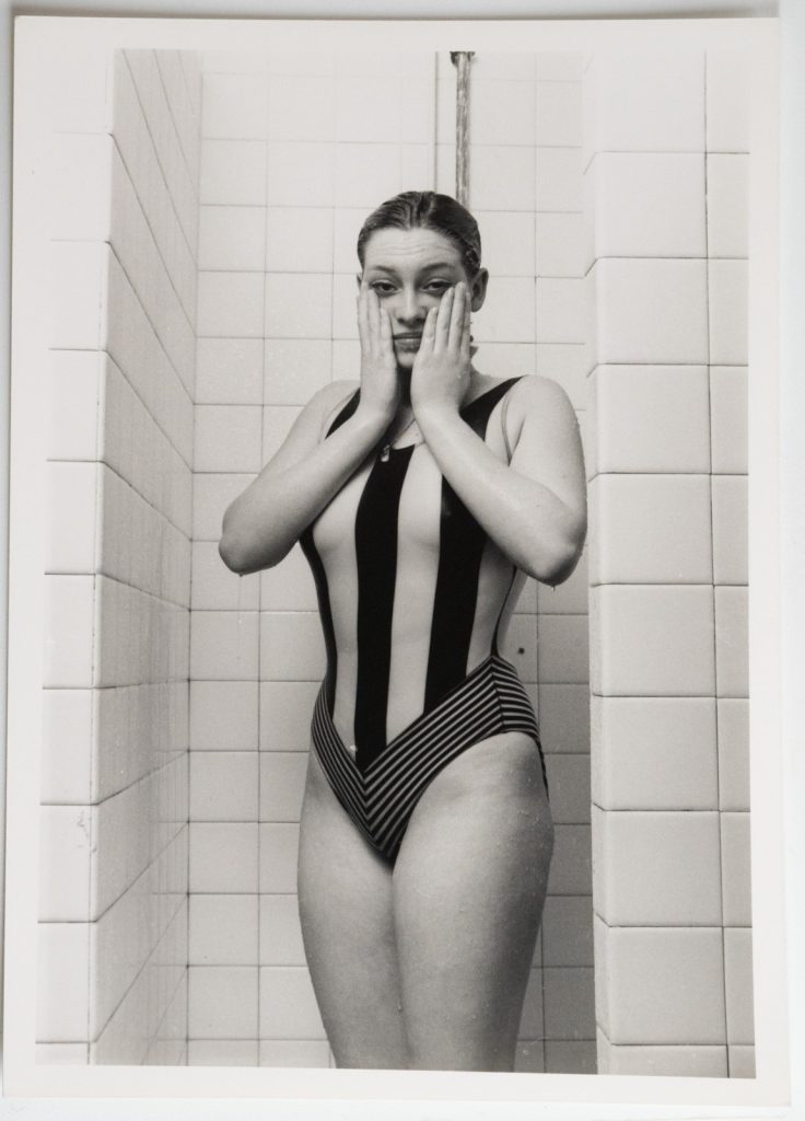 PHOTO Argentique France femme nue sous la douche nu artistique 13X18cm 1980