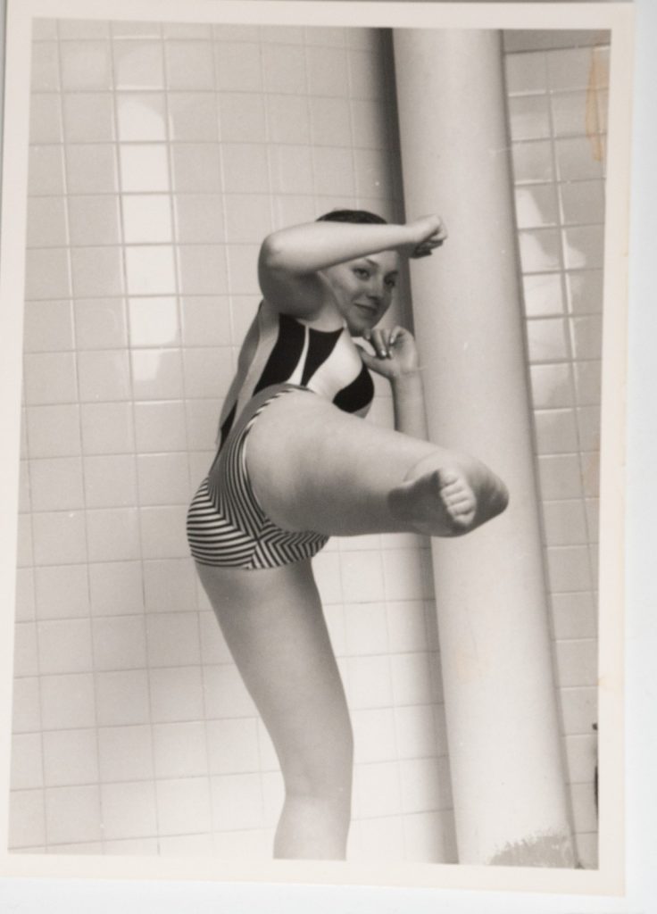 PHOTO Argentique France femme nue sous la douche nu artistique 13X18cm 1980