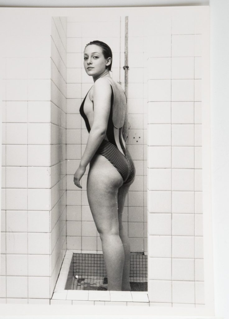 PHOTO Argentique France femme nue sous la douche nu artistique 13X18cm 1980