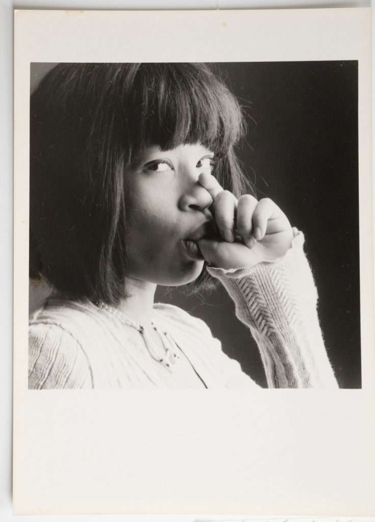 TIRAGE PHOTO Argentique	France	Portrait de femme Pin-Up	13X18cm VUE 12X12cm	1980