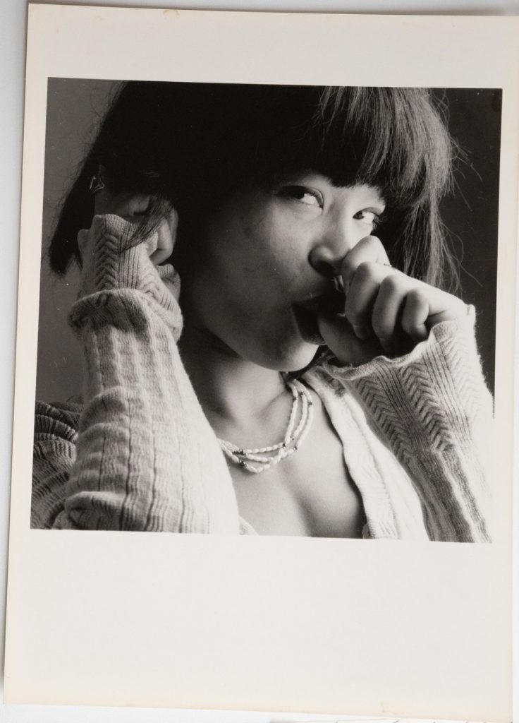 TIRAGE PHOTO Argentique	France	Portrait de femme Pin-Up	13X18cm VUE 12X12cm	1980