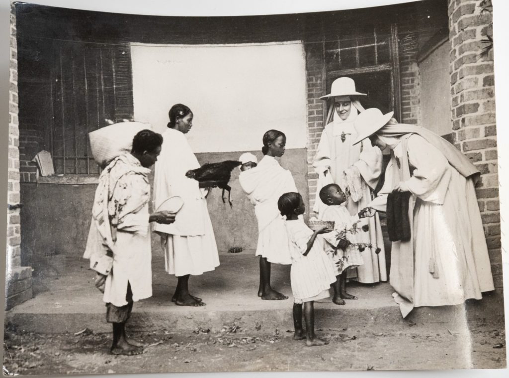 PHOTO Afrique Madagascar Couvent de Marie Réparatrice Fianarantsoa 18X24CM 1950