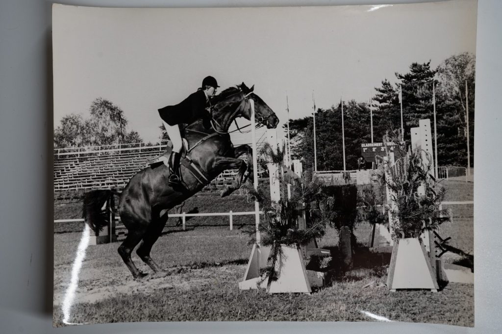 PHOTO Argentique France Equitation cheval saut d'obstacles 17X23 1970