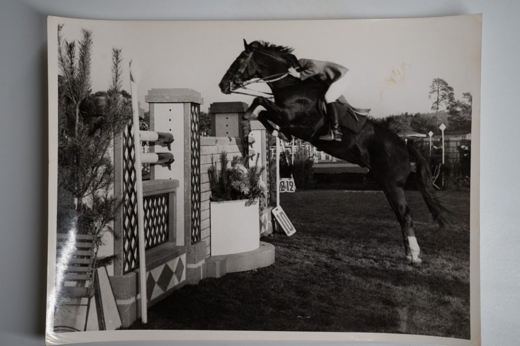 PHOTO Argentique France Equitation cheval saut d'obstacles 17X23 1970
