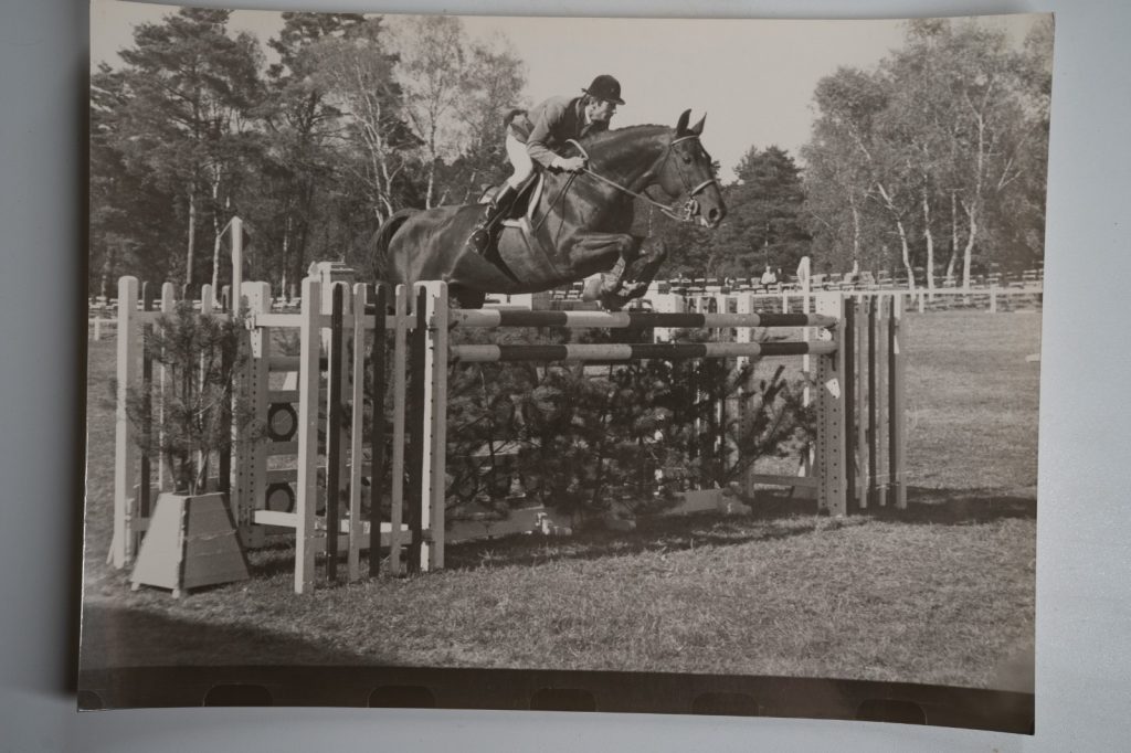 PHOTO Argentique France Equitation cheval saut d'obstacles 17X23 1970