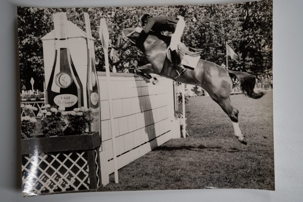 PHOTO Argentique France Equitation cheval saut d'obstacles 17X23 1970