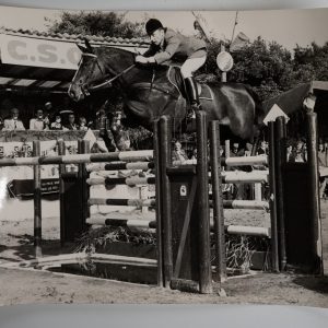 PHOTO Argentique	France	Equitation cheval saut d'obstacles	17X23	1970