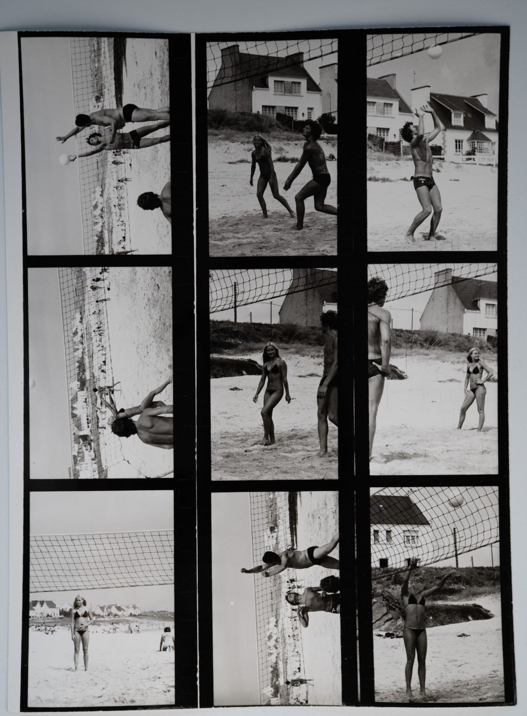 PHOTO Planche contact Femme en maillot de bain à la plage Pinup 18X24cm 1970