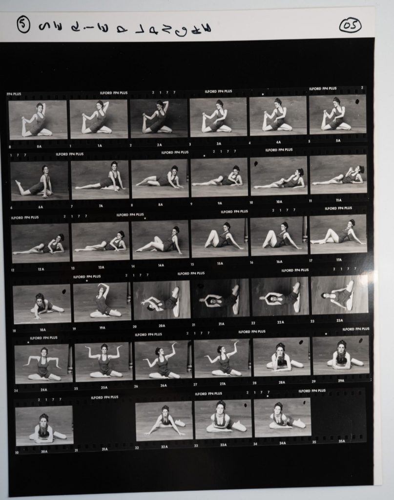 PHOTO Argentique France Planche contact femme pinup STUDIO 24x30cm 1980