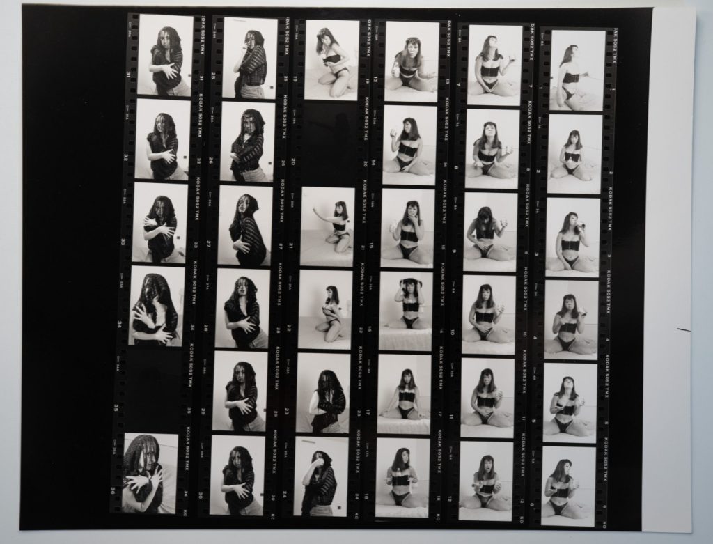 PHOTO Argentique France Planche contact femme pinup STUDIO 24x30cm 1980