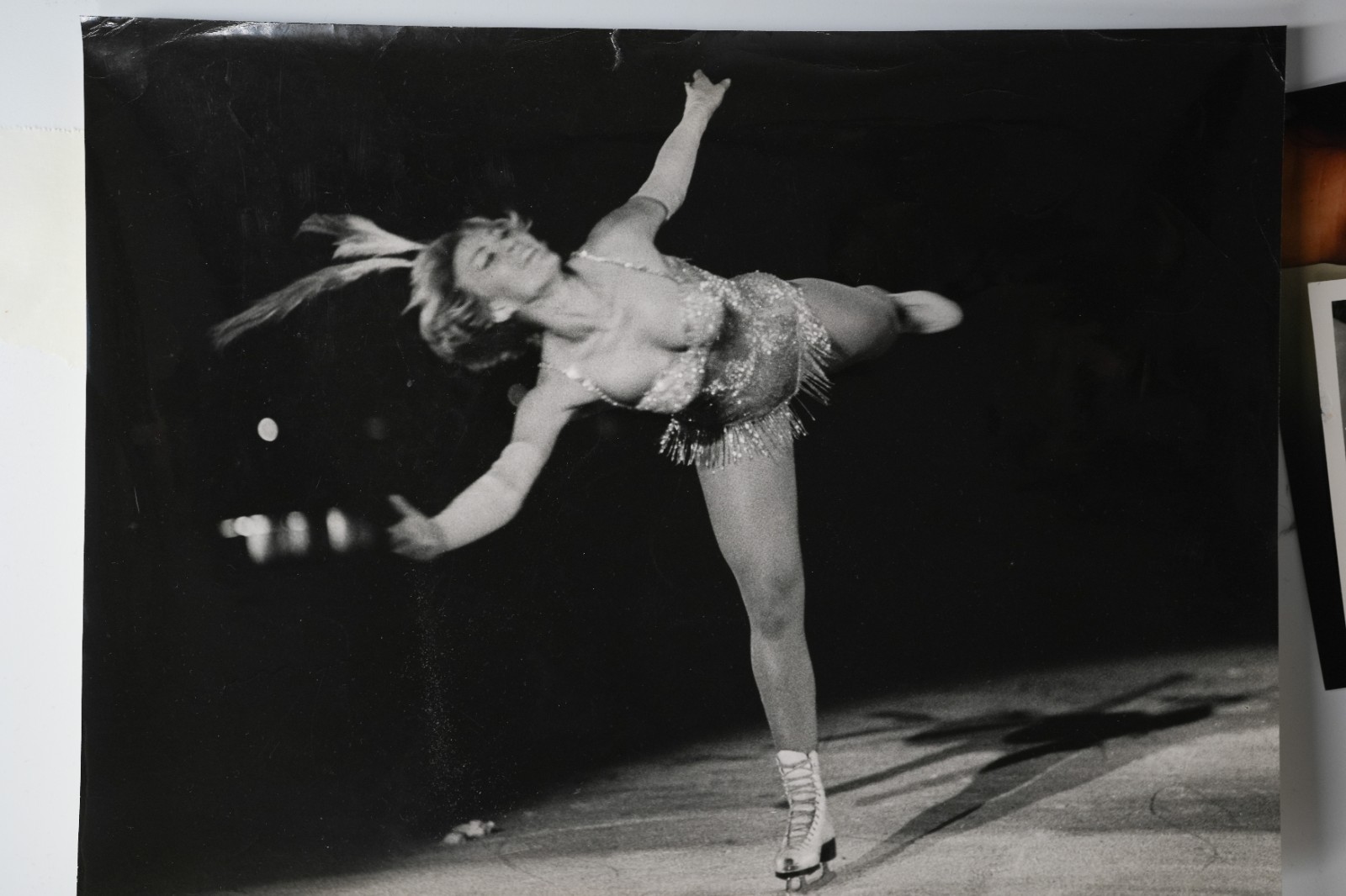 PHOTO Argentique France Patineuse en tenue de revue PATINAGE artistique 22X30cm