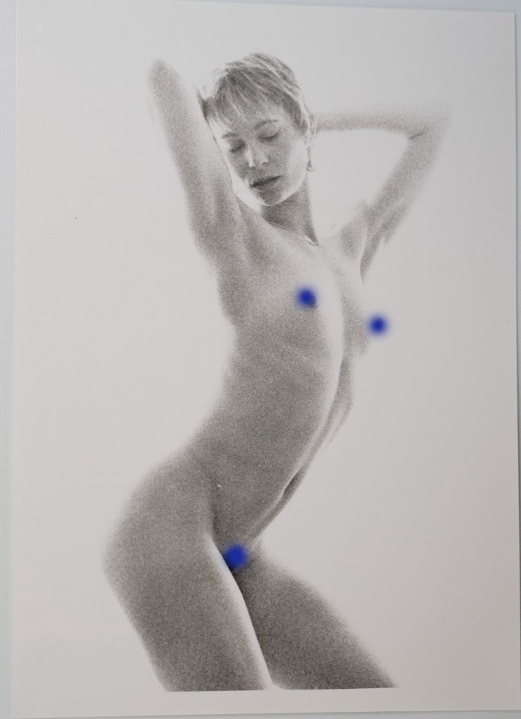 PHOTO argentique artistique NU féminin femme nue NOIR ET BLANC format 13X18 1980