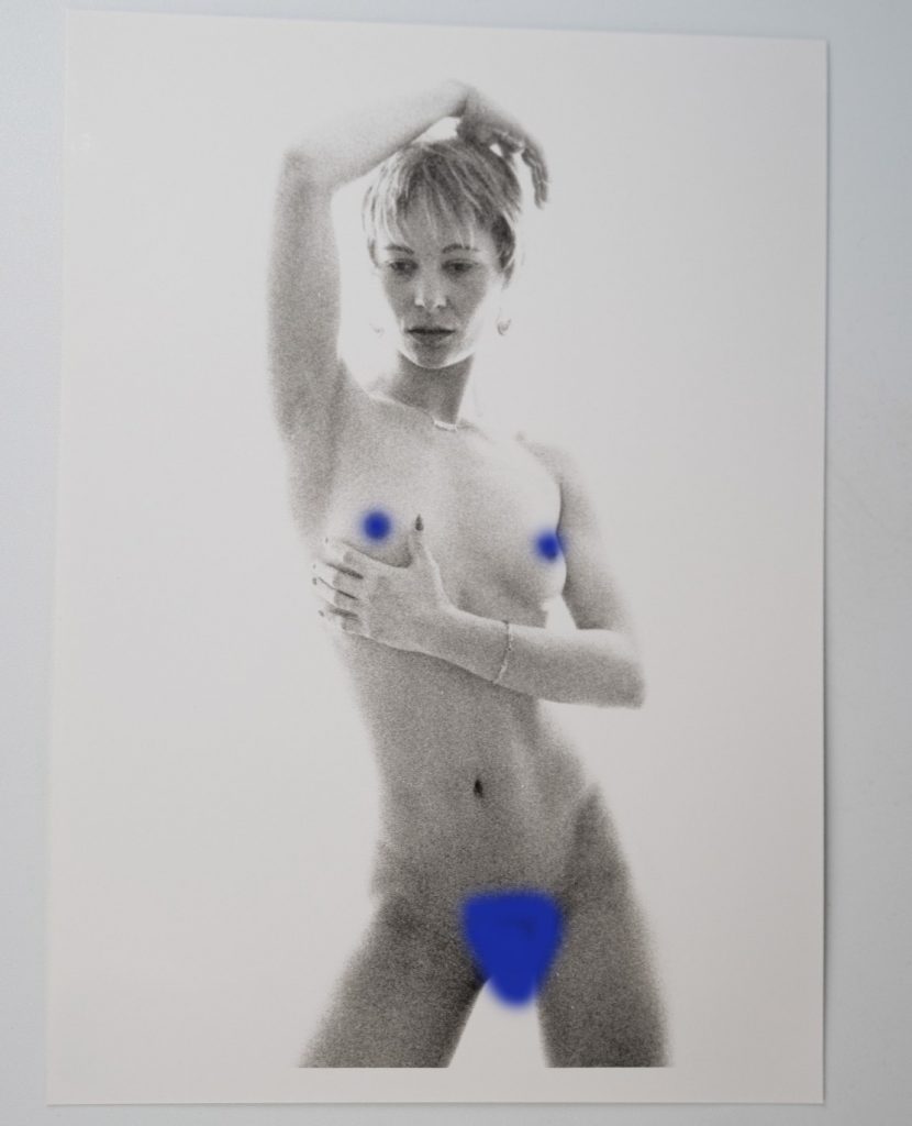 PHOTO argentique artistique NU féminin femme nue NOIR ET BLANC format 13X18 1980