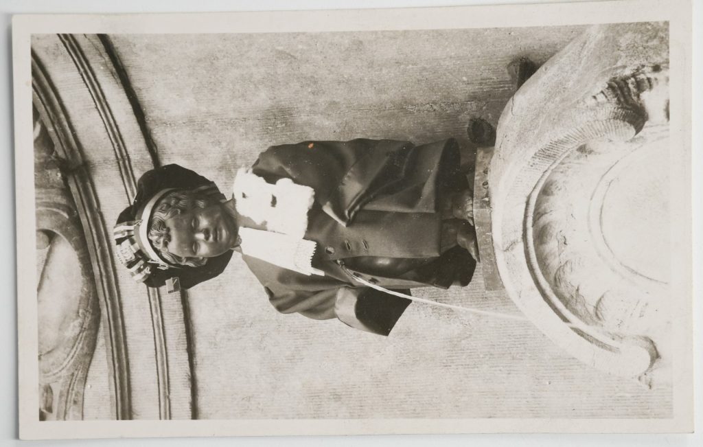 PHOTO Manneken-Pis en costume d'étudiant 9X14cm	1940