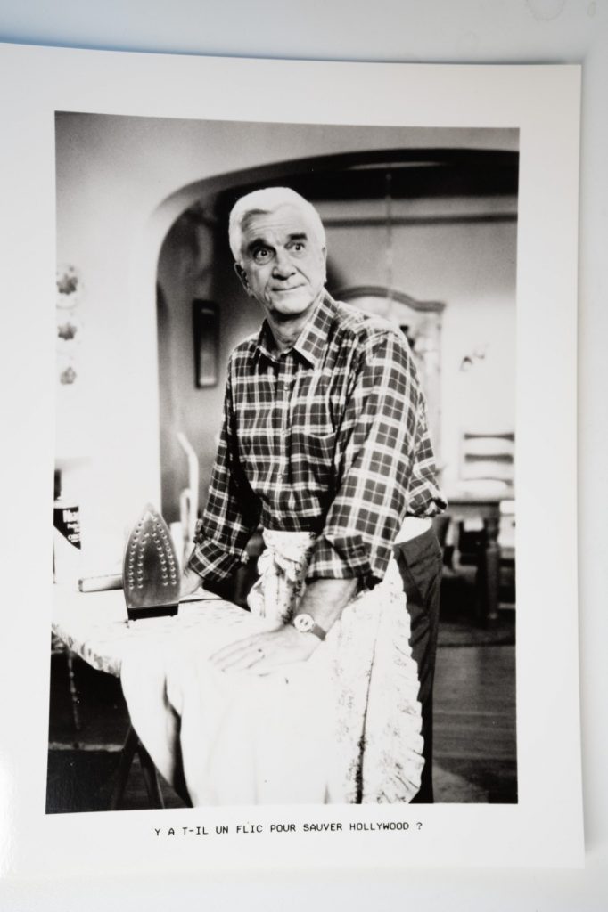 PHOTO  Film "y t il un flic pour sauver Hollywood" Leslie Niels 18X24cm 1994