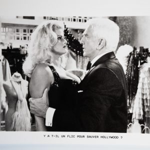PHOTO  Film "y t il un flic pour sauver Hollywood" Leslie Niels 18X24cm 1994