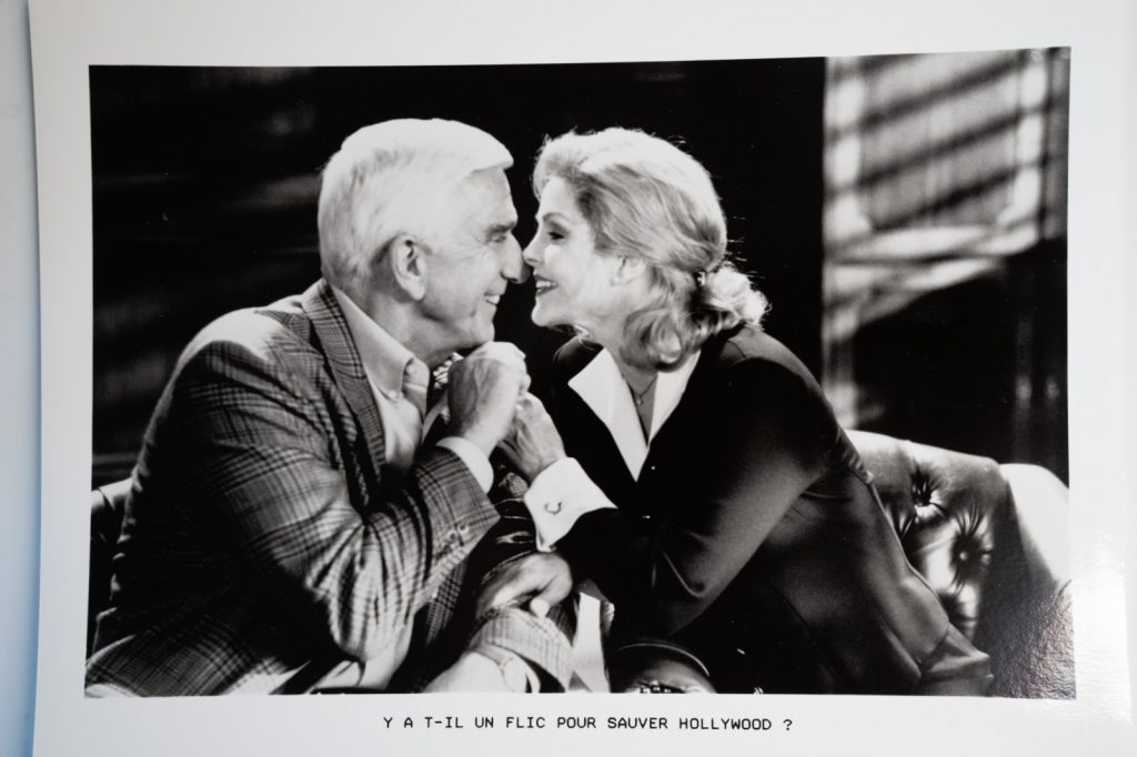 PHOTO  Film "y t il un flic pour sauver Hollywood" Leslie Niels 18X24cm 1994