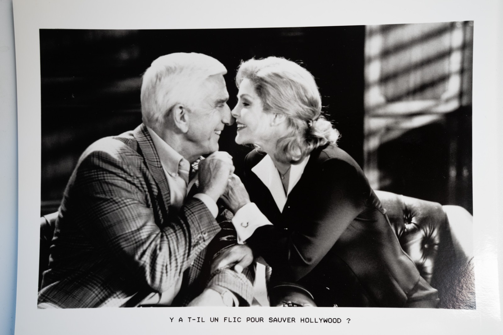 PHOTO Film "y t il un flic pour sauver Hollywood" Leslie Niels 18X24cm 1994