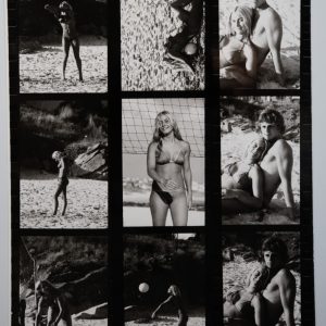PHOTO Planche contact Femme en maillot de bain à la plage Pinup 18X24cm	1970