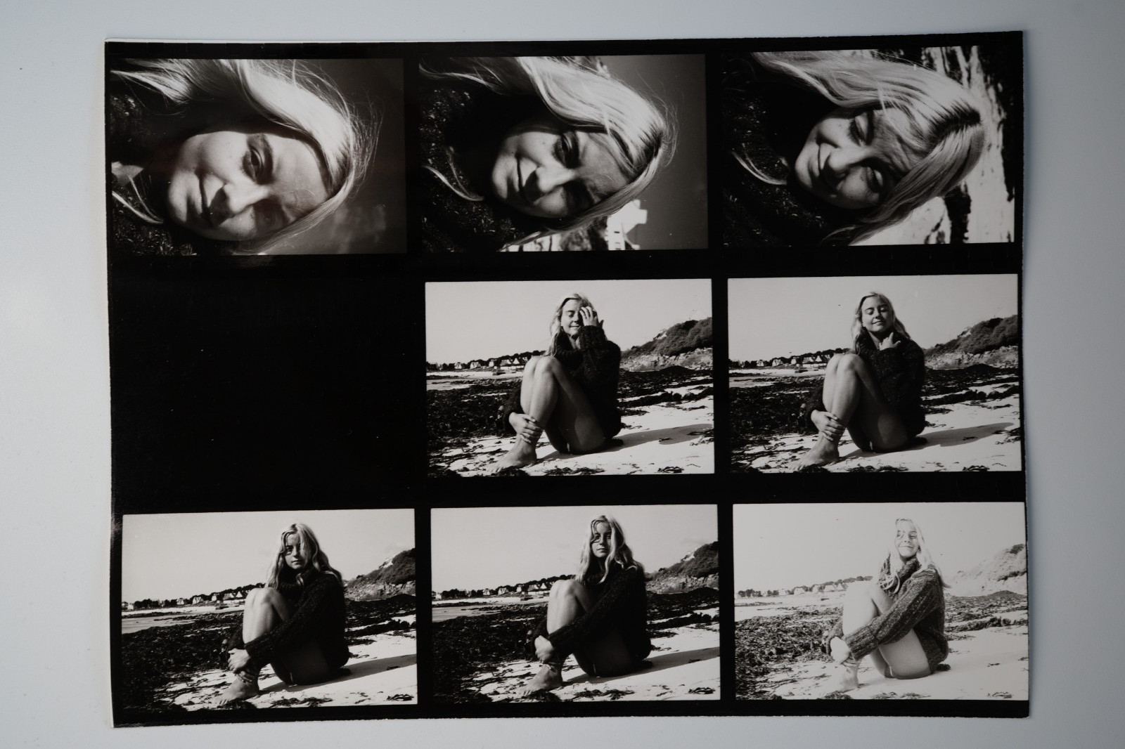 PHOTO Planche contact Femme en maillot de bain à la plage Pinup 18X24cm 1970