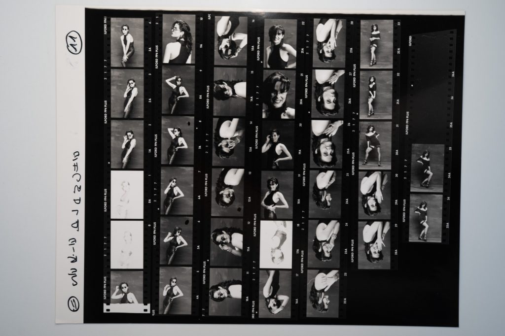PHOTO Argentique France Planche contact femme pinup STUDIO 24x30cm 1980