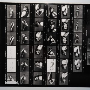 PHOTO Argentique	France	Planche contact femme pinup STUDIO	24x30cm	1980