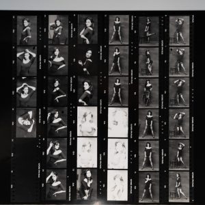 PHOTO Argentique	France	Planche contact femme pinup STUDIO	24x30cm	1980
