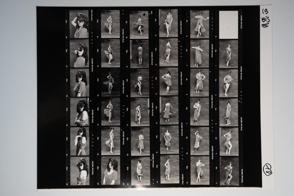 PHOTO Argentique France Planche contact femme pinup STUDIO 24x30cm 1980