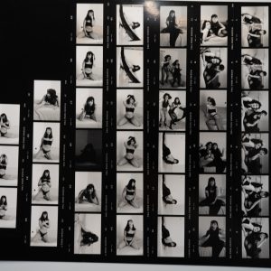 PHOTO Argentique	France	Planche contact femme pinup STUDIO	24x30cm	1980