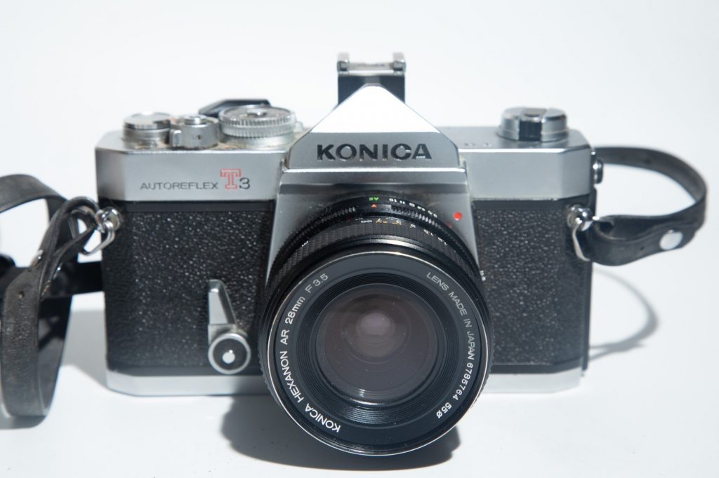 Konica Appareil photo argentique Autoreflex T3 24x36mm 135 + objectif 28mm