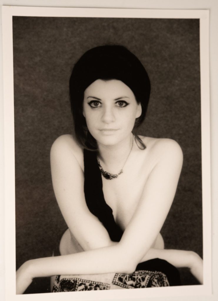 TIRAGE PHOTO Argentique France Portrait de femme Pin-Up 13X18cm 1980